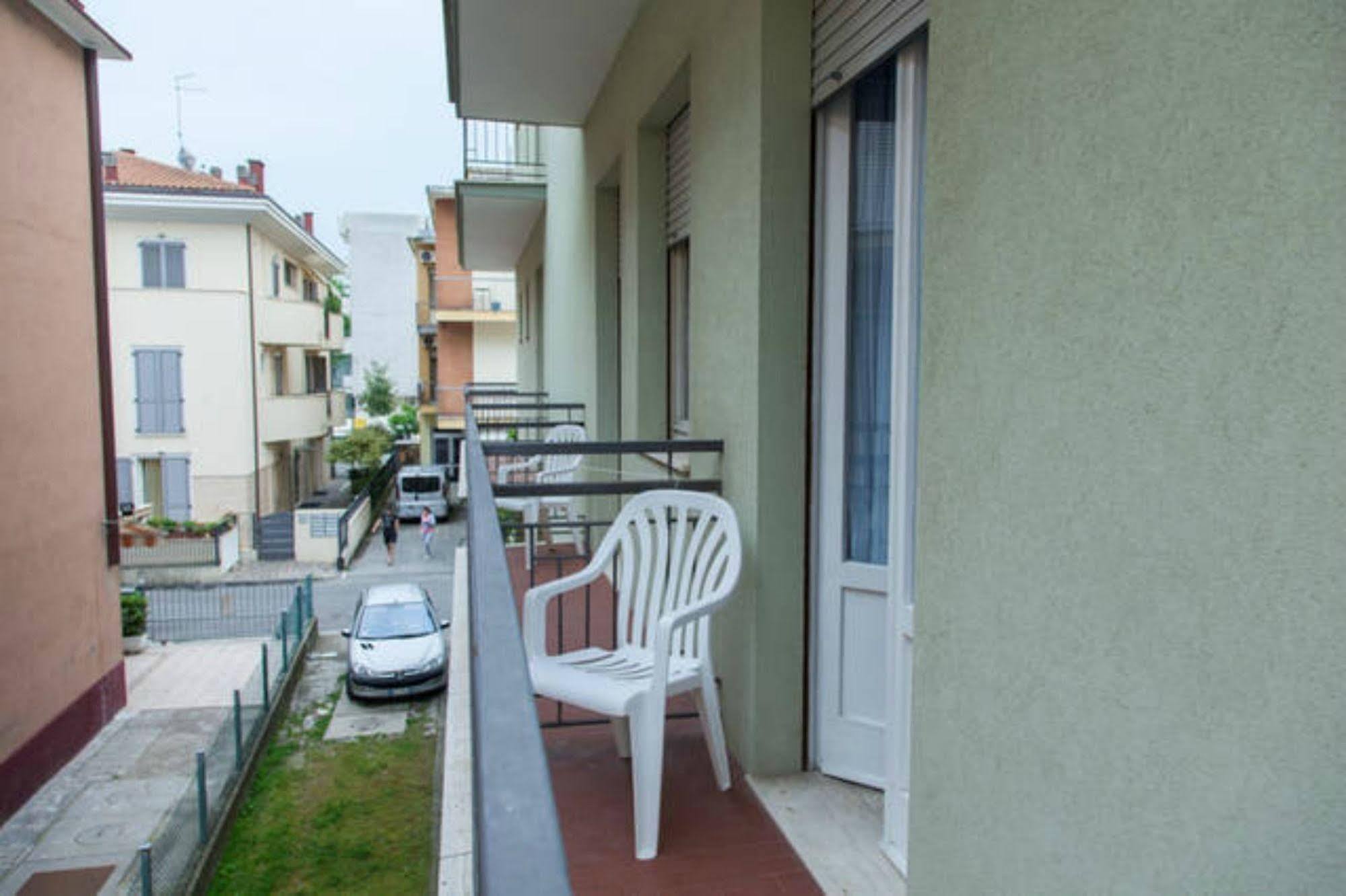 Hotel Ronconi Rimini Exterior photo